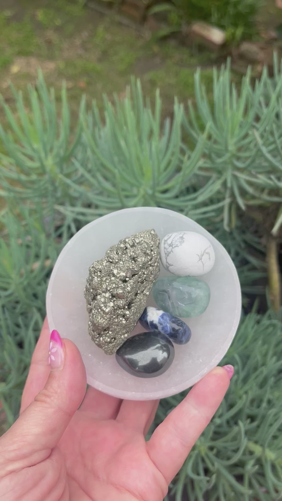 Crystal Pack | Round Selenite Crystal Charging Bowl + 5 Powerful Crystals | Energy Cleansing | Healing Stones